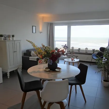 Rembrandt With Sea View Apartment